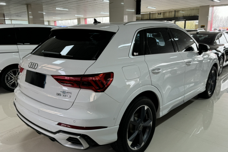 奥迪Q3 2024款 35 TFSI 时尚动感型车身外观6009