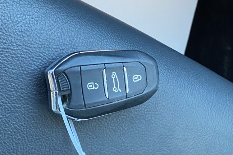 DS 5 2015款 1.6T 豪华版THP160中控内饰7001