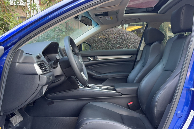 本田 雅阁 2018款 230TURBO 舒适版 国V中控内饰7002