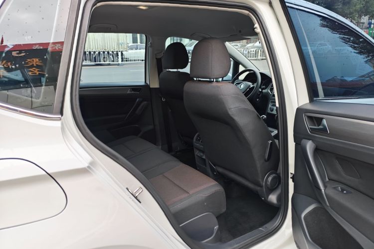 大众 高尔夫·嘉旅 2016款 1.6L 手动舒适型中控内饰7004