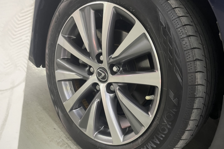 雷克萨斯ES 2020款 200 豪华版中控内饰7006