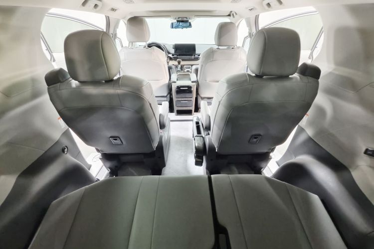 丰田 格瑞维亚 2024款 2.5L混动 舒适版中控内饰7010