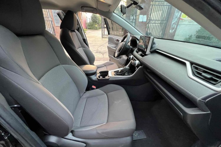 丰田 威兰达 2022款 2.0L CVT两驱领先版中控内饰7006