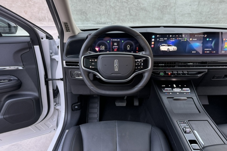 林肯 冒险家 2024款 2.0T 两驱尊雅版中控内饰7004