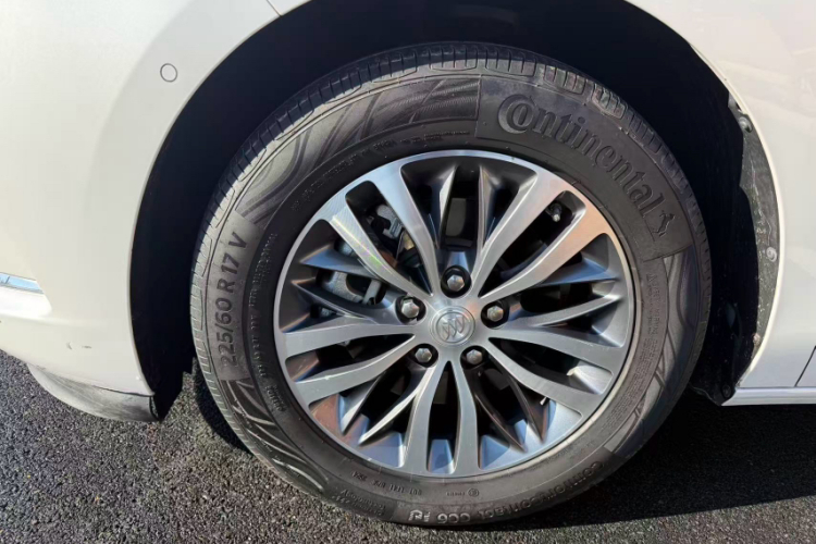 别克GL8 2020款 ES陆尊 653T 尊享型车身外观6010