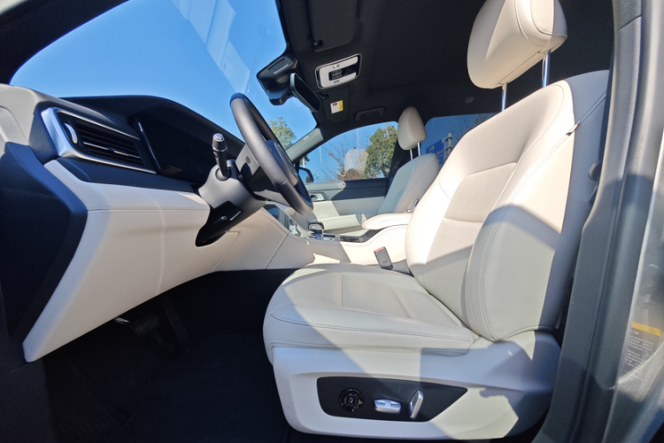 理想汽车 理想ONE 2021款 增程6座版局部细节19