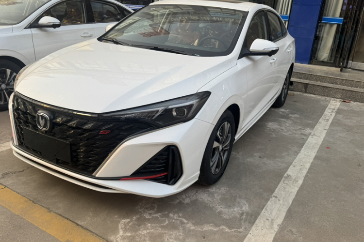 长安 逸动 2025款 PLUS 1.4T 双离合高能版车身外观6003