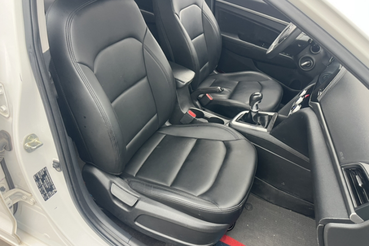 现代 领动 2019款 1.5L 手动智炫·活力型局部细节41