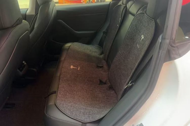 特斯拉 Model 3 2021款 标准续航后驱升级版中控内饰7004