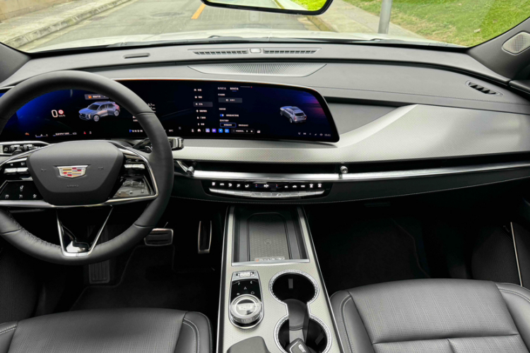 凯迪拉克XT5 2025款 2.0T 尊贵型中控内饰7005