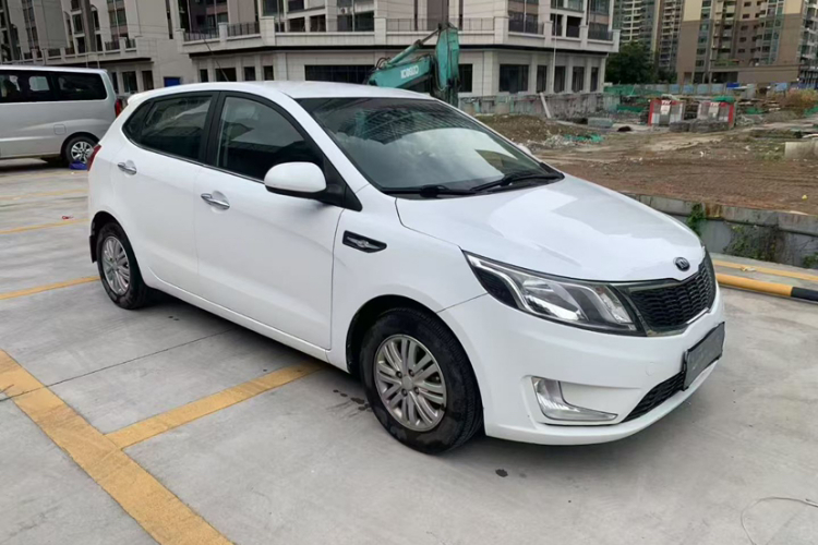 起亚K2 2012款 两厢 1.4L MT GLS车身外观6007