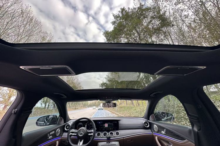 奔驰E级 2022款 改款 E 260 L 运动型局部细节22