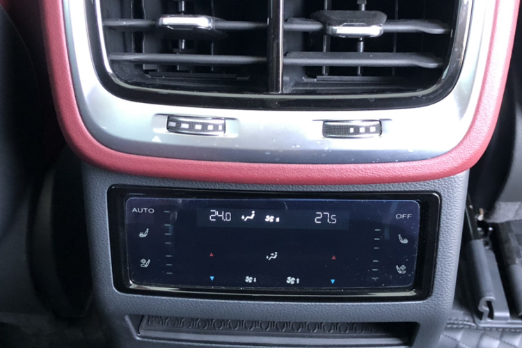 红旗E-HS9 2022款 660km 旗畅版 六座中控内饰7001