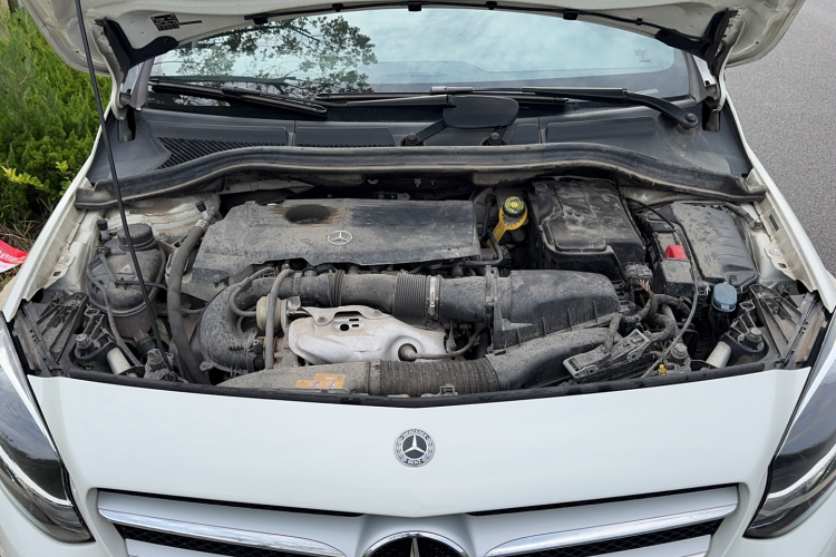 奔驰B级 2019款 B 200 动感型局部细节24