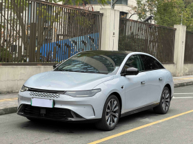 零跑汽车 零跑C01 2023款 增程 316 智享版