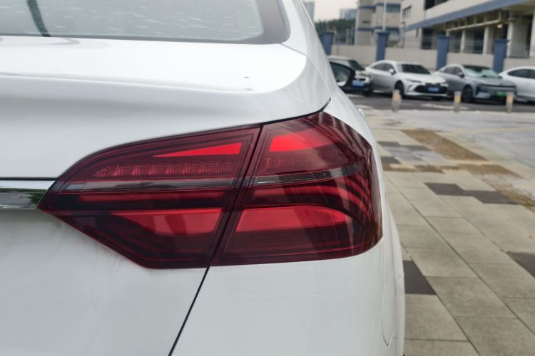 吉利汽车 帝豪 2019款 领军版 1.5L CVT向上亚运版 国VI车身外观6008