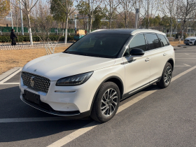 林肯 冒险家 2022款 2.0T 两驱尊享版