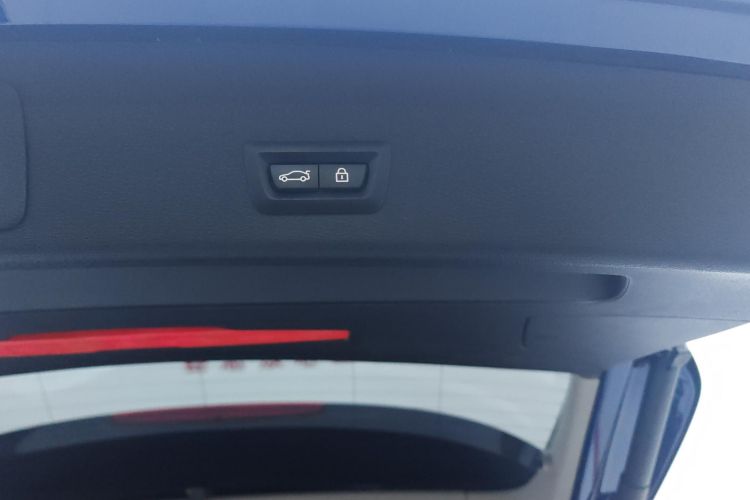 宝马X1 2020款 sDrive25Li 领先型车身外观6006