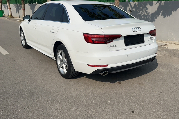 奥迪A4L 2017款 40 TFSI 风尚型车身外观6006