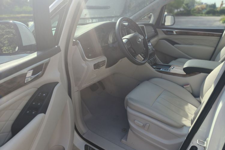 广汽传祺 传祺M8 2020款 领航款 390T 尊贵版中控内饰7001