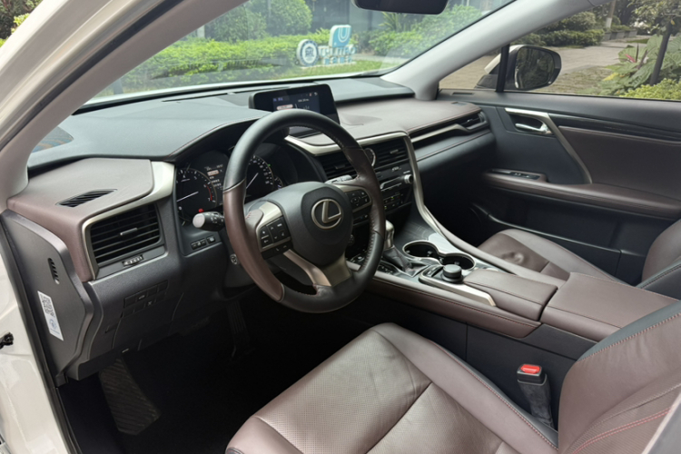 雷克萨斯RX 2016款 300 四驱典雅版 国V中控内饰7004