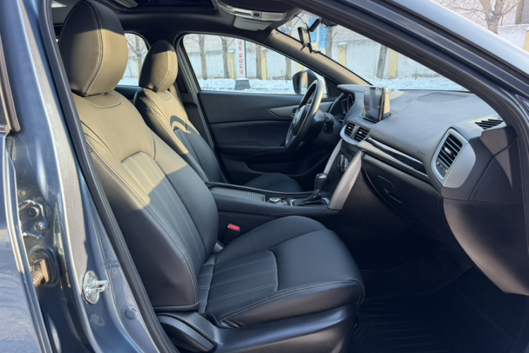 马自达CX-4 2016款 2.0L 自动两驱蓝天活力版局部细节9002