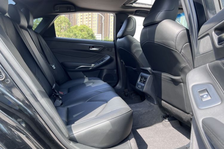 丰田 亚洲龙 2022款 2.0L 豪华版中控内饰7006