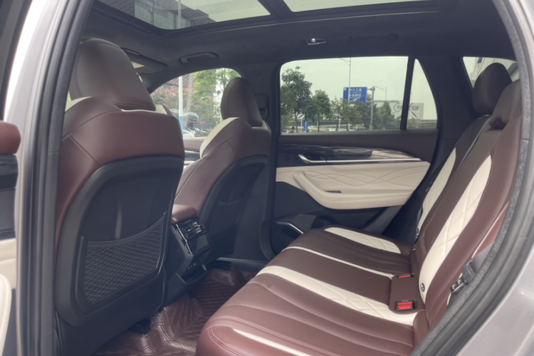 吉利汽车 星越L 2021款 2.0TD DCT EVO两驱智尊型中控内饰7002