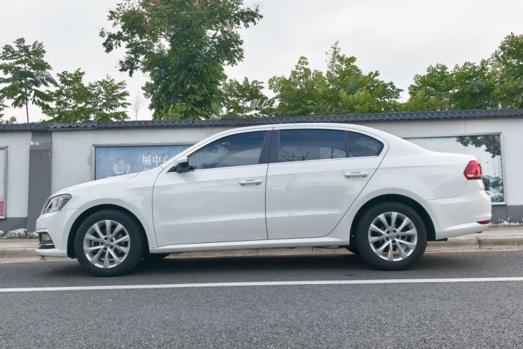 大众 朗逸 2017款 1.6L 手动舒适版车身外观6008