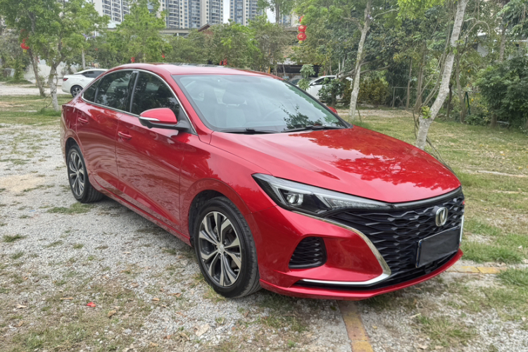 长安 逸动 2021款 PLUS 蓝鲸NE 1.4T GDI DCT旗舰型车身外观6002