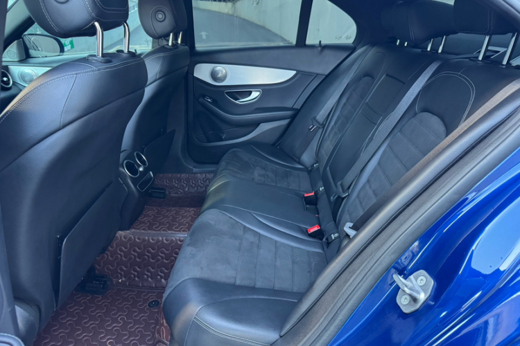 奔驰C级 2020款 改款 C 260 运动版中控内饰7002