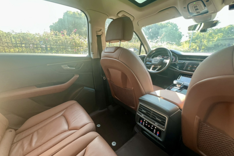 奥迪Q7 2020款 55 TFSI quattro S line运动型中控内饰7005