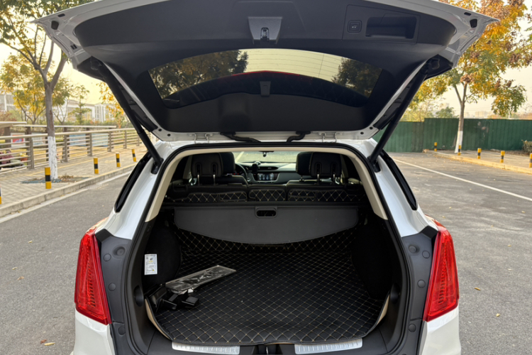 凯迪拉克XT5 2017款 周年庆版 25T 豪华型局部细节23