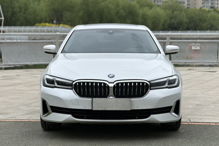 宝马5系 2021款 530Li xDrive 豪华套装车身外观6001
