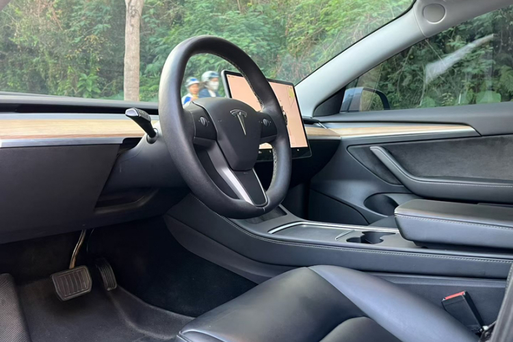 特斯拉 Model 3 2022款 后轮驱动版中控内饰7004