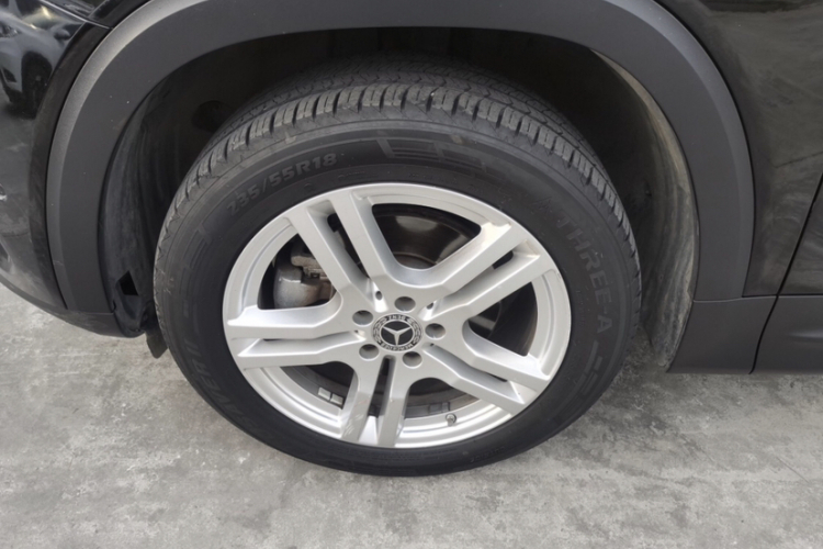 奔驰GLB 2020款 改款 GLB 200 动感型车身外观6006