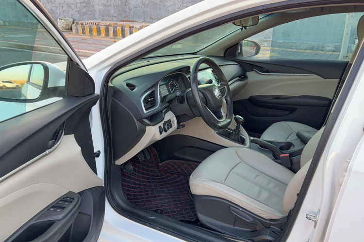 别克 英朗 2019款 15T 手动精英型 国VI中控内饰7001