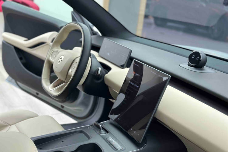 蔚来ET5T 2024款 75kWh Touring中控内饰7009