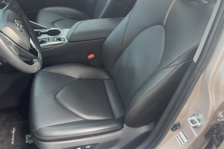 丰田 凯美瑞 2023款 2.0G 豪华版中控内饰7002