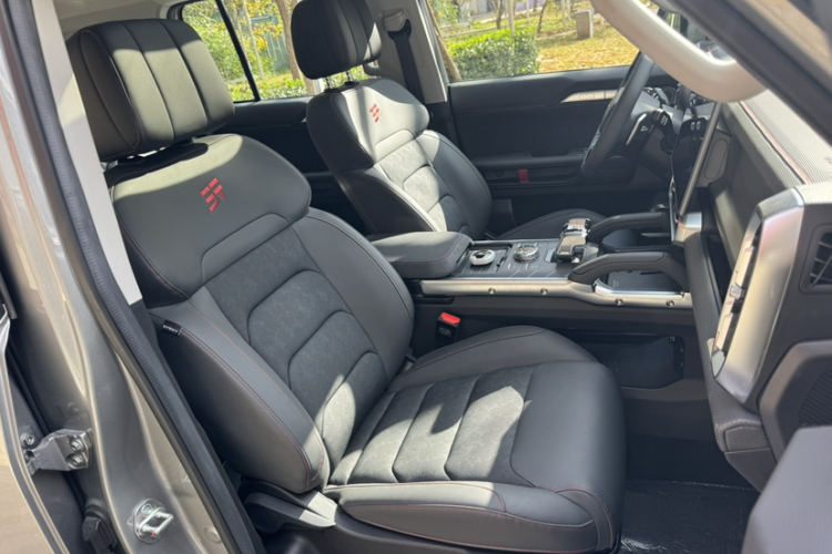 捷途旅行者 2023款 2.0T 四驱征服中控内饰7005