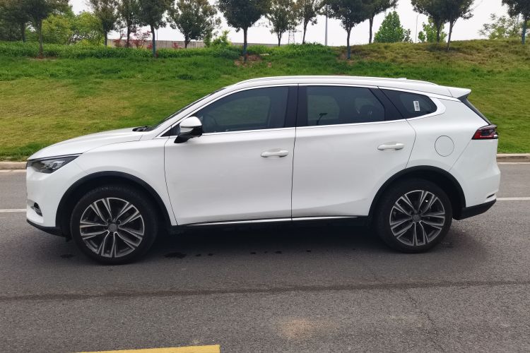 比亚迪 唐 2018款 2.0T 自动智联尊荣型 7座 国V车身外观6014