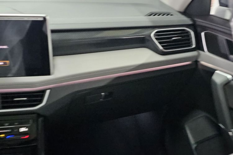 大众 探岳X 2024款 330TSI 两驱尊贵高能版中控内饰7010