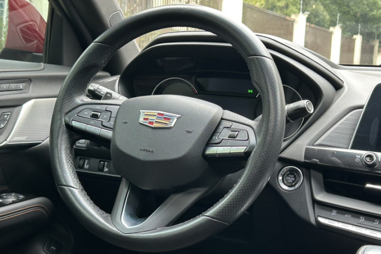 凯迪拉克CT4 2020款 28T 精英型中控内饰7003