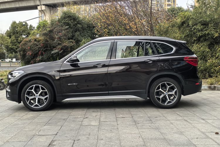 宝马X1 2016款 sDrive18Li 豪华型车身外观6004