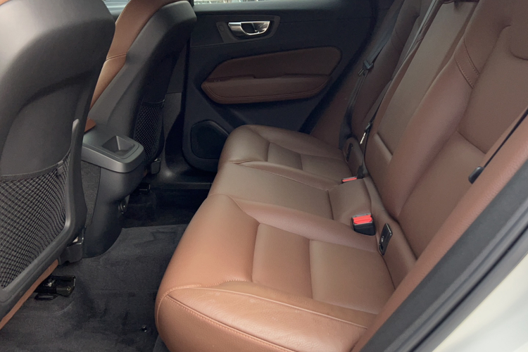 沃尔沃XC60 2023款 B5 四驱智逸豪华版中控内饰7003