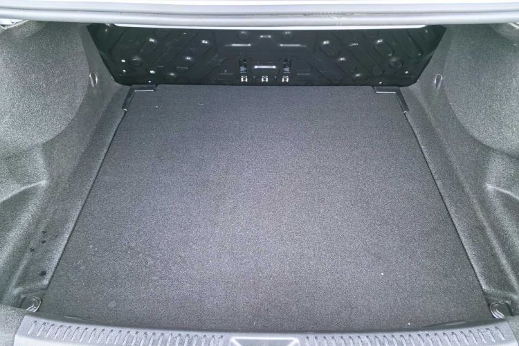 奔驰A级 2022款 改款二 A 200 L 运动轿车时尚型中控内饰7004