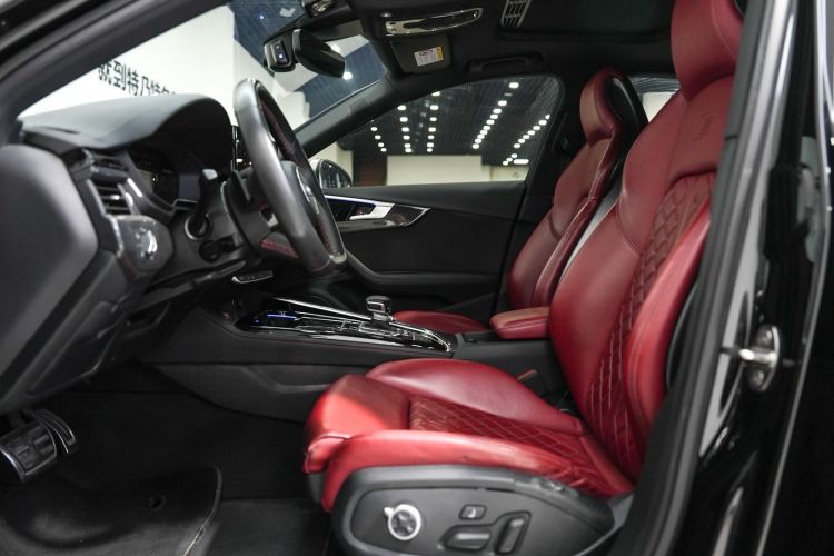 奥迪S4 2023款 S4 3.0TFSI中控内饰7007