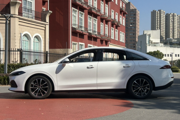 荣威D7 2025款 DMH 125km 世界冠军版车身外观6004