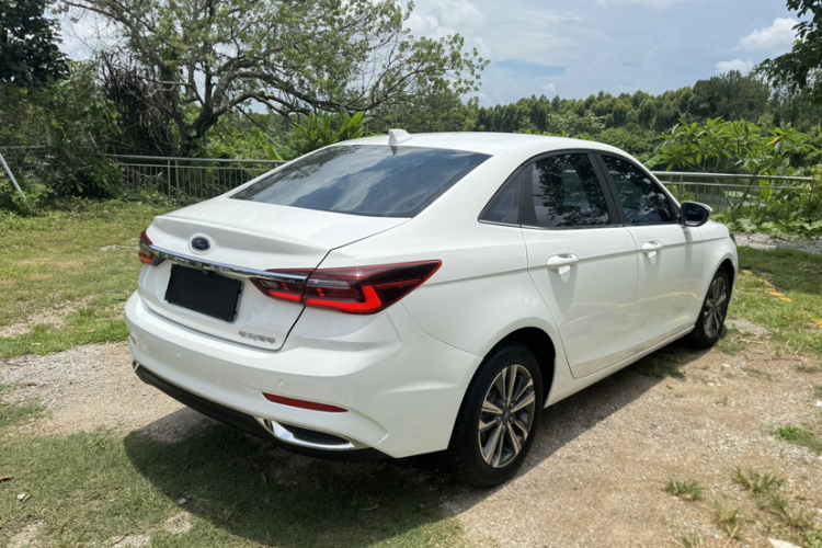 福特 福睿斯 2021款 1.5L 自动钻石版车身外观6003