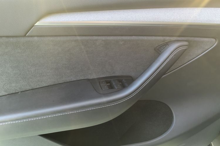 特斯拉 Model Y 2024款 后轮驱动版中控内饰7006